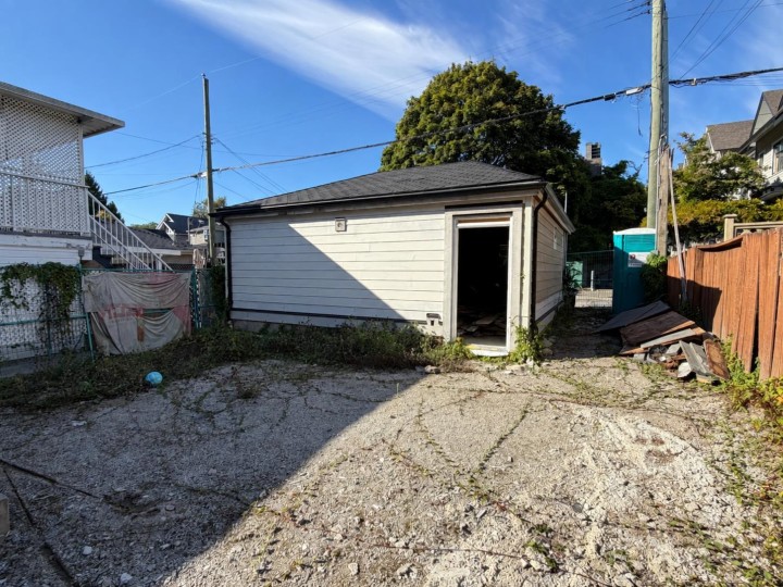 Photo 7 at 2911 W 34th Avenue, MacKenzie Heights, Vancouver West