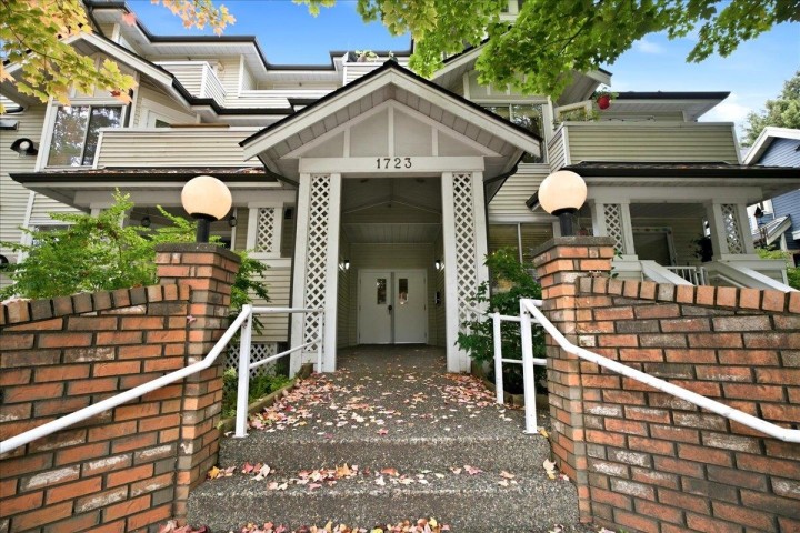 Photo 2 at 404 - 1723 Frances Street, Hastings, Vancouver East