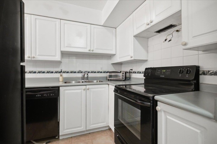 Photo 9 at 404 - 1723 Frances Street, Hastings, Vancouver East