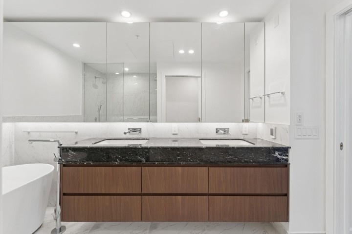 Photo 24 at 101 - 3668 W 10th Avenue, Kitsilano, Vancouver West