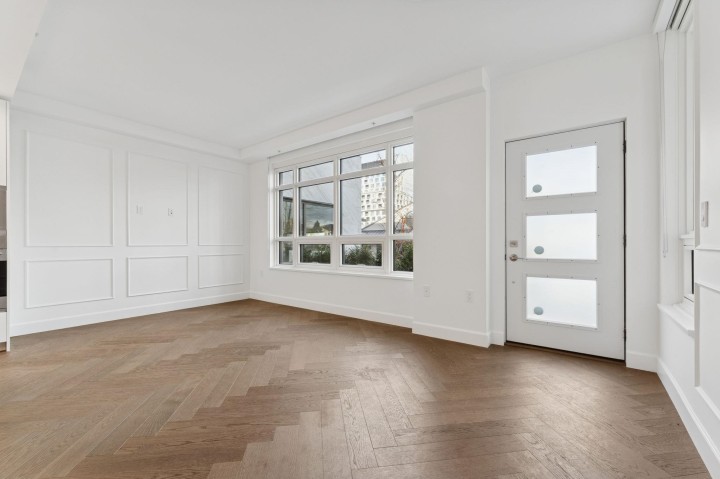 Photo 10 at 101 - 3668 W 10th Avenue, Kitsilano, Vancouver West