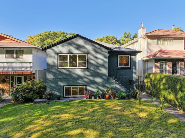 Photo 1 at 2621 Cambridge Street, Hastings Sunrise, Vancouver East