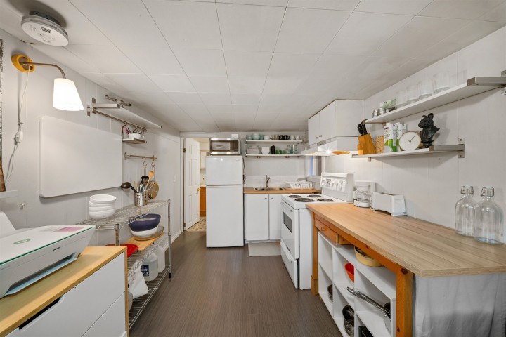 Photo 23 at 929 E 30th Avenue, Fraser VE, Vancouver East