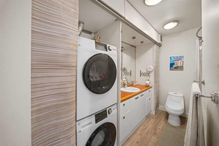 Photo 12 at 929 E 30th Avenue, Fraser VE, Vancouver East