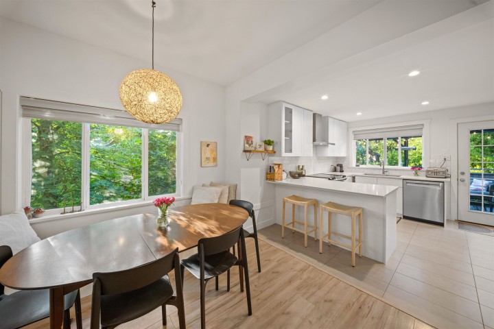 Photo 5 at 929 E 30th Avenue, Fraser VE, Vancouver East