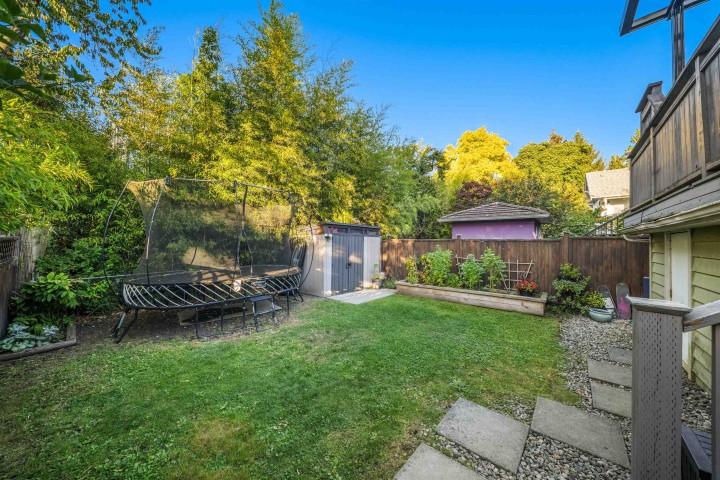 Photo 24 at 929 E 30th Avenue, Fraser VE, Vancouver East
