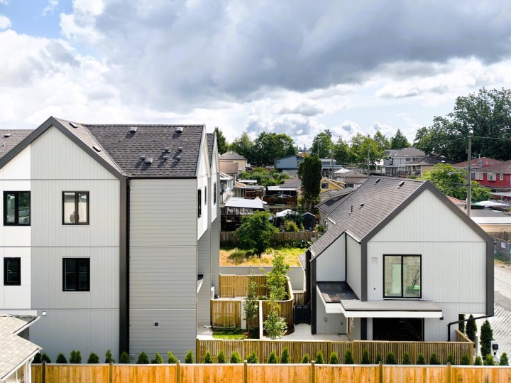 Photo 2 at 5 - 2240 E 40th Avenue, Victoria VE, Vancouver East