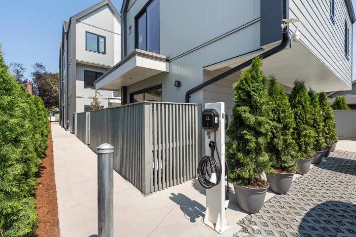 Photo 5 at 5 - 2240 E 40th Avenue, Victoria VE, Vancouver East