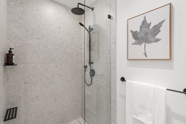 Photo 4 at 5 - 2240 E 40th Avenue, Victoria VE, Vancouver East