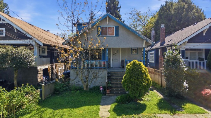 Photo 2 at 3174 W 5th Avenue, Kitsilano, Vancouver West