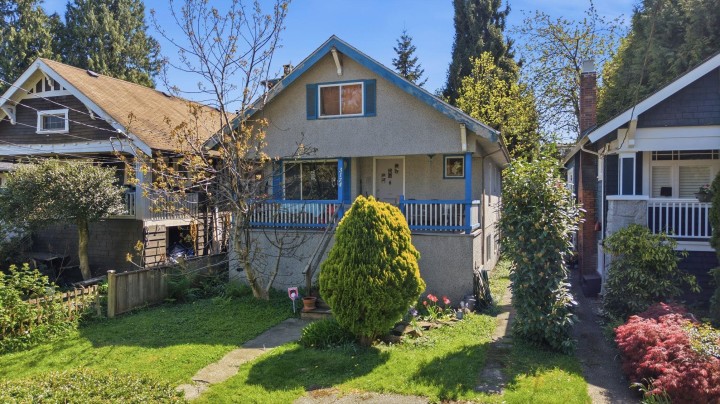 Photo 1 at 3174 W 5th Avenue, Kitsilano, Vancouver West