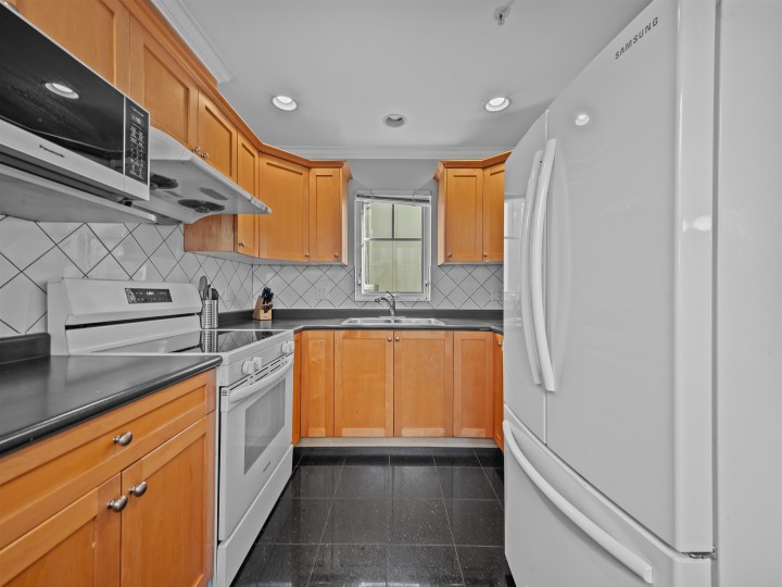 Photo 13 at 533 E 8th Avenue, Mount Pleasant VE, Vancouver East