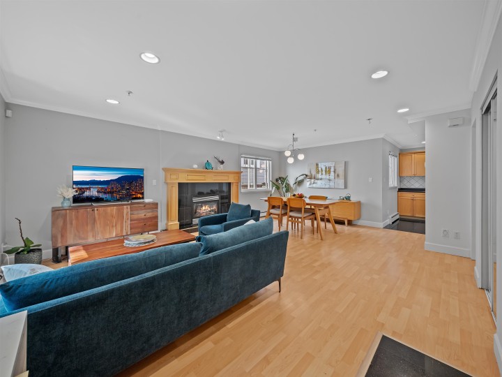 Photo 3 at 533 E 8th Avenue, Mount Pleasant VE, Vancouver East