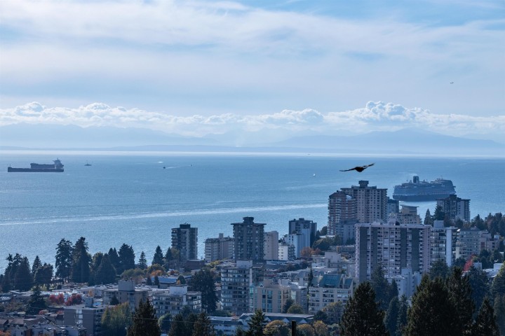 Photo 23 at 975 Aubeneau Crescent, Sentinel Hill, West Vancouver