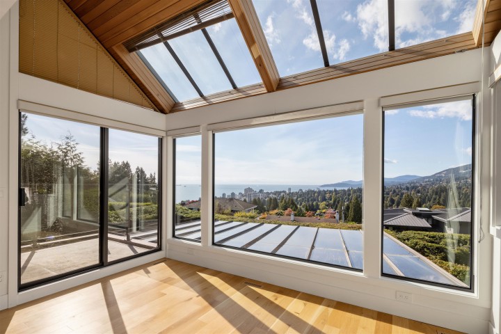 Photo 6 at 975 Aubeneau Crescent, Sentinel Hill, West Vancouver