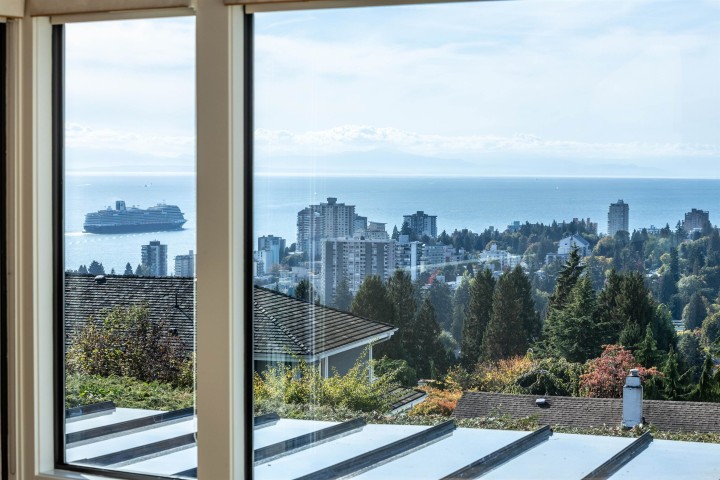 Photo 12 at 975 Aubeneau Crescent, Sentinel Hill, West Vancouver