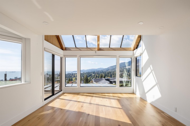 Photo 7 at 975 Aubeneau Crescent, Sentinel Hill, West Vancouver