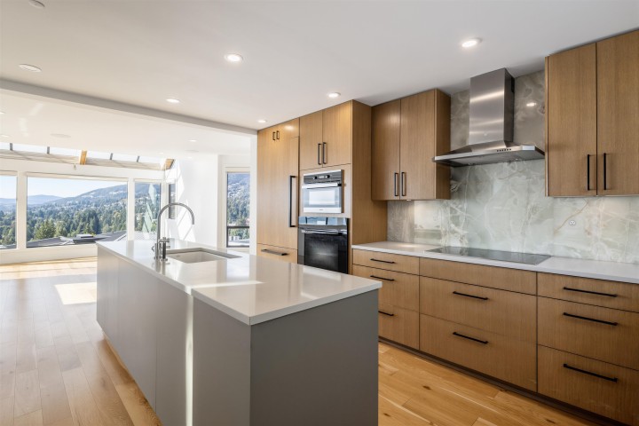 Photo 9 at 975 Aubeneau Crescent, Sentinel Hill, West Vancouver