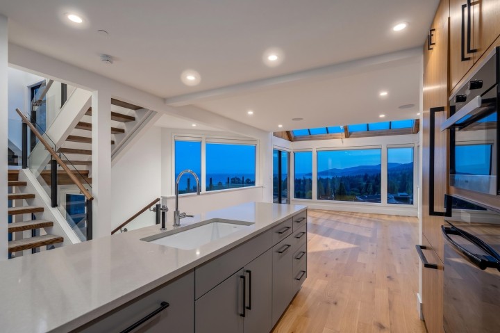 Photo 10 at 975 Aubeneau Crescent, Sentinel Hill, West Vancouver
