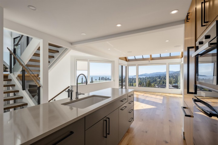 Photo 14 at 975 Aubeneau Crescent, Sentinel Hill, West Vancouver