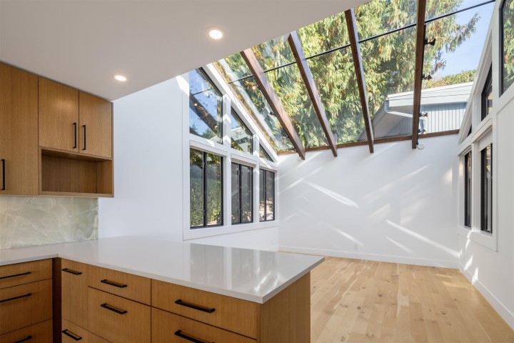 Photo 11 at 975 Aubeneau Crescent, Sentinel Hill, West Vancouver