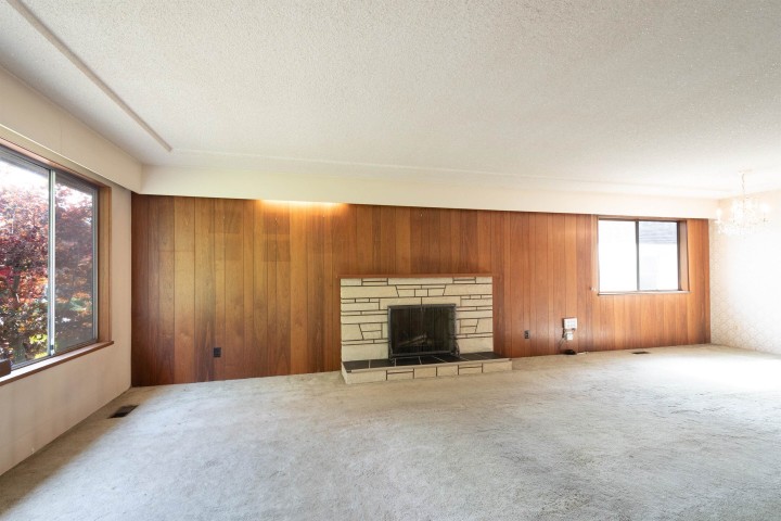 Photo 2 at 5363 Dumfries Street, Knight, Vancouver East