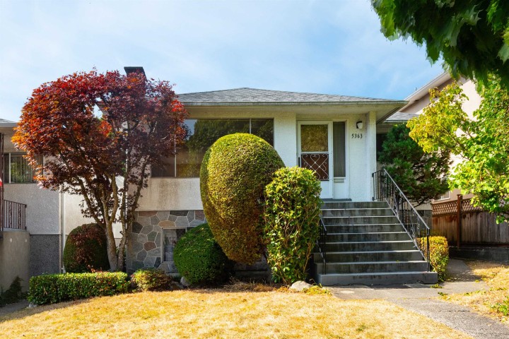 Photo 1 at 5363 Dumfries Street, Knight, Vancouver East
