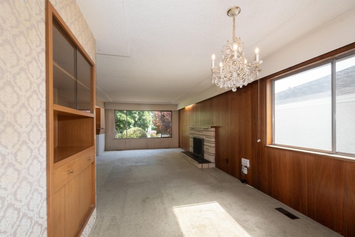 Photo 5 at 5363 Dumfries Street, Knight, Vancouver East