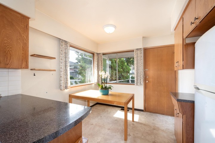 Photo 10 at 5363 Dumfries Street, Knight, Vancouver East