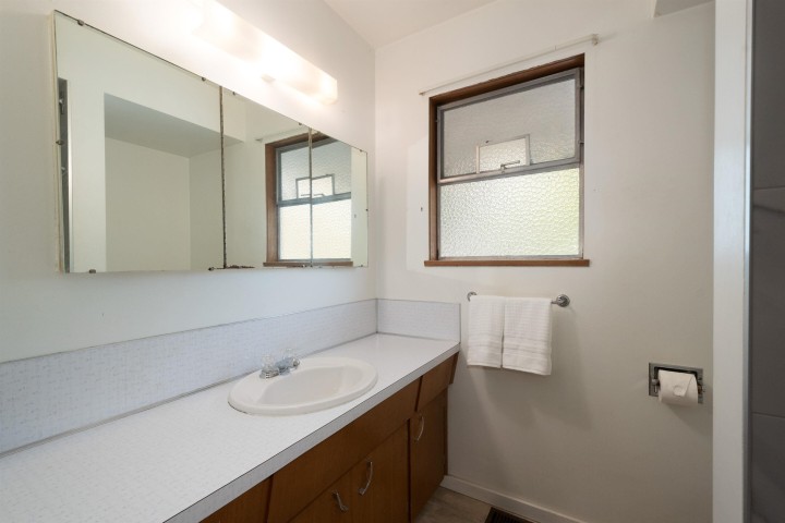 Photo 14 at 5363 Dumfries Street, Knight, Vancouver East