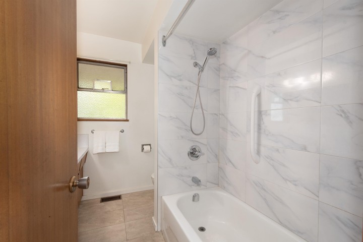 Photo 15 at 5363 Dumfries Street, Knight, Vancouver East