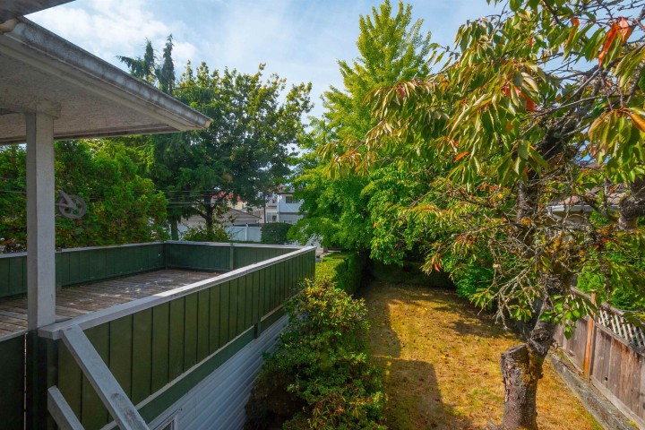 Photo 31 at 5363 Dumfries Street, Knight, Vancouver East