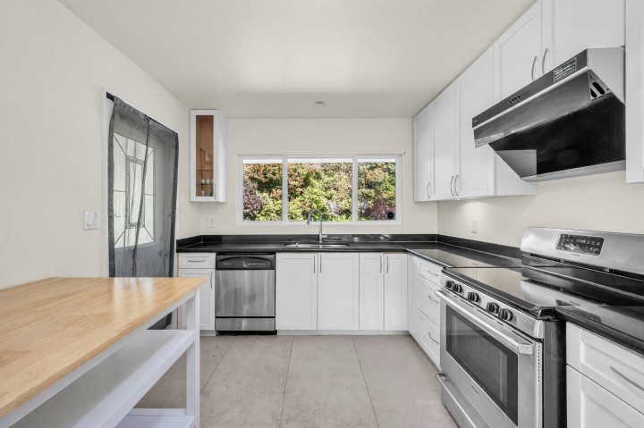 Photo 13 at 1165 Mathers Avenue, Ambleside, West Vancouver