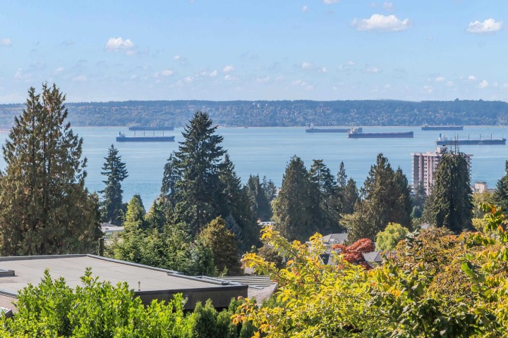 Photo 3 at 1165 Mathers Avenue, Ambleside, West Vancouver