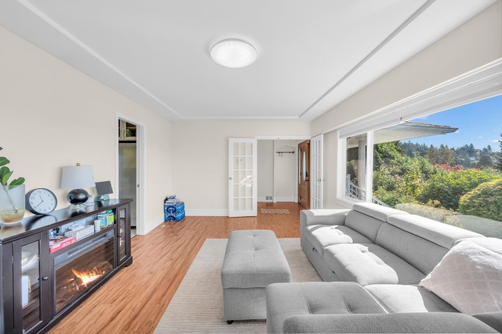 Photo 9 at 1165 Mathers Avenue, Ambleside, West Vancouver