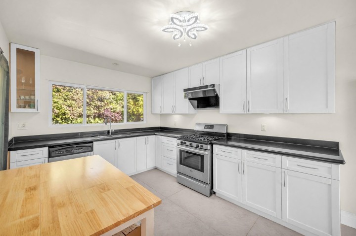 Photo 14 at 1165 Mathers Avenue, Ambleside, West Vancouver