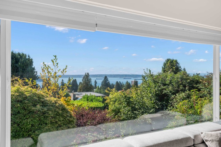 Photo 4 at 1165 Mathers Avenue, Ambleside, West Vancouver