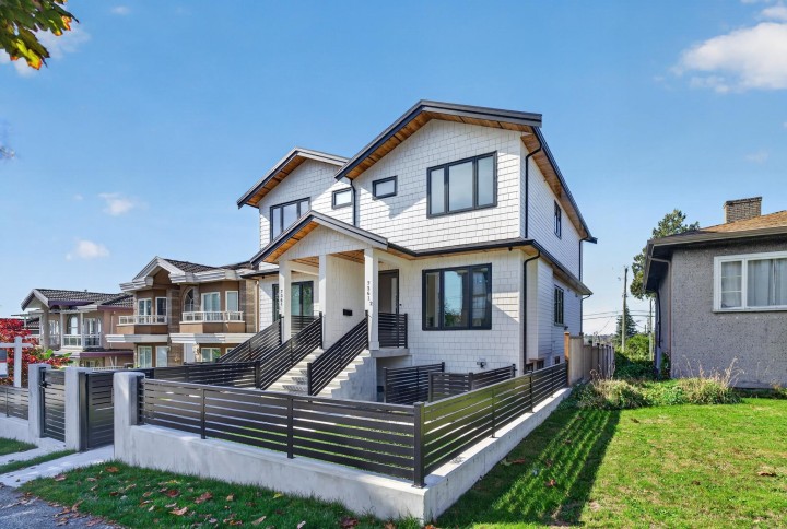 Photo 2 at 2 - 7361 Fraser Street, South Vancouver, Vancouver East