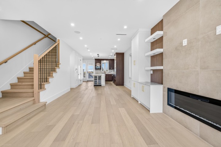 Photo 6 at 2 - 7361 Fraser Street, South Vancouver, Vancouver East