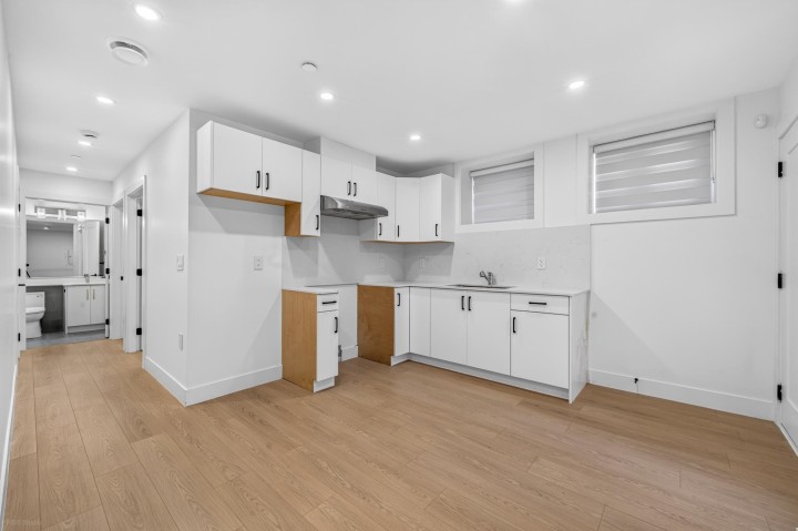Photo 22 at 2 - 7361 Fraser Street, South Vancouver, Vancouver East