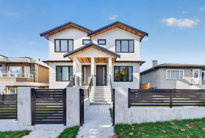 Photo 1 at 2 - 7361 Fraser Street, South Vancouver, Vancouver East