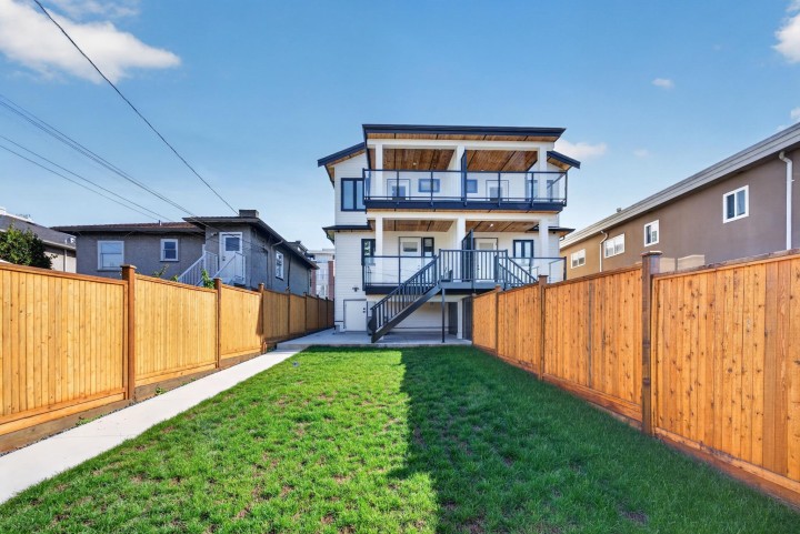 Photo 4 at 2 - 7361 Fraser Street, South Vancouver, Vancouver East