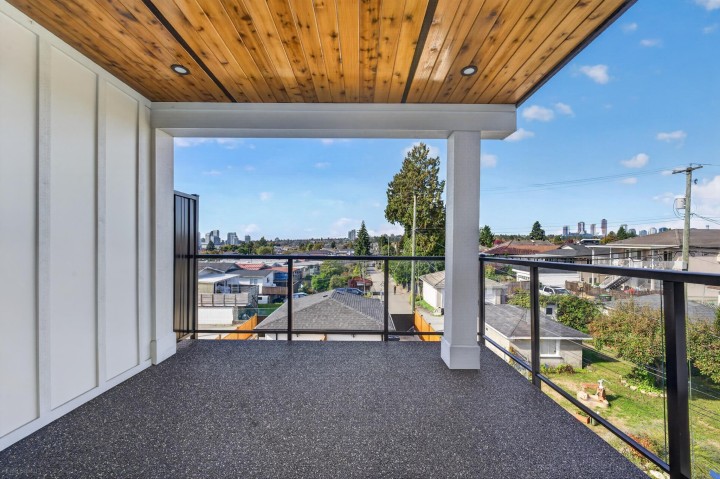 Photo 25 at 2 - 7361 Fraser Street, South Vancouver, Vancouver East