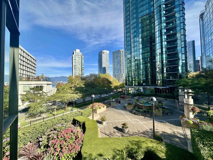 Photo 16 at 206 - 588 Broughton Street, Coal Harbour, Vancouver West