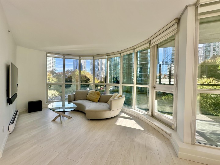 Photo 5 at 206 - 588 Broughton Street, Coal Harbour, Vancouver West