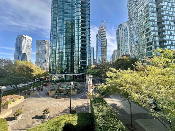 Photo 15 at 206 - 588 Broughton Street, Coal Harbour, Vancouver West