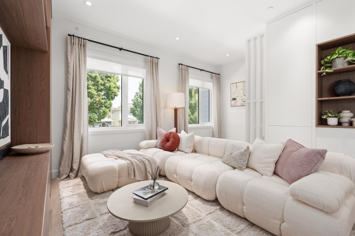 Photo 7 at 4 - 2240 E 40th Avenue, Victoria VE, Vancouver East