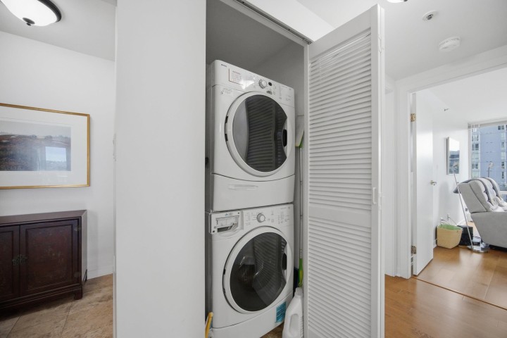 Photo 18 at 706 - 1500 Hornby Street, Yaletown, Vancouver West