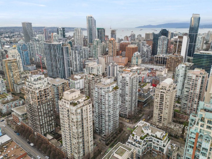 Photo 23 at 802 - 1010 Richards Street, Yaletown, Vancouver West
