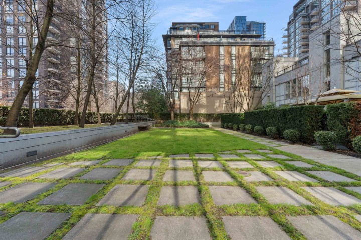 Photo 20 at 802 - 1010 Richards Street, Yaletown, Vancouver West